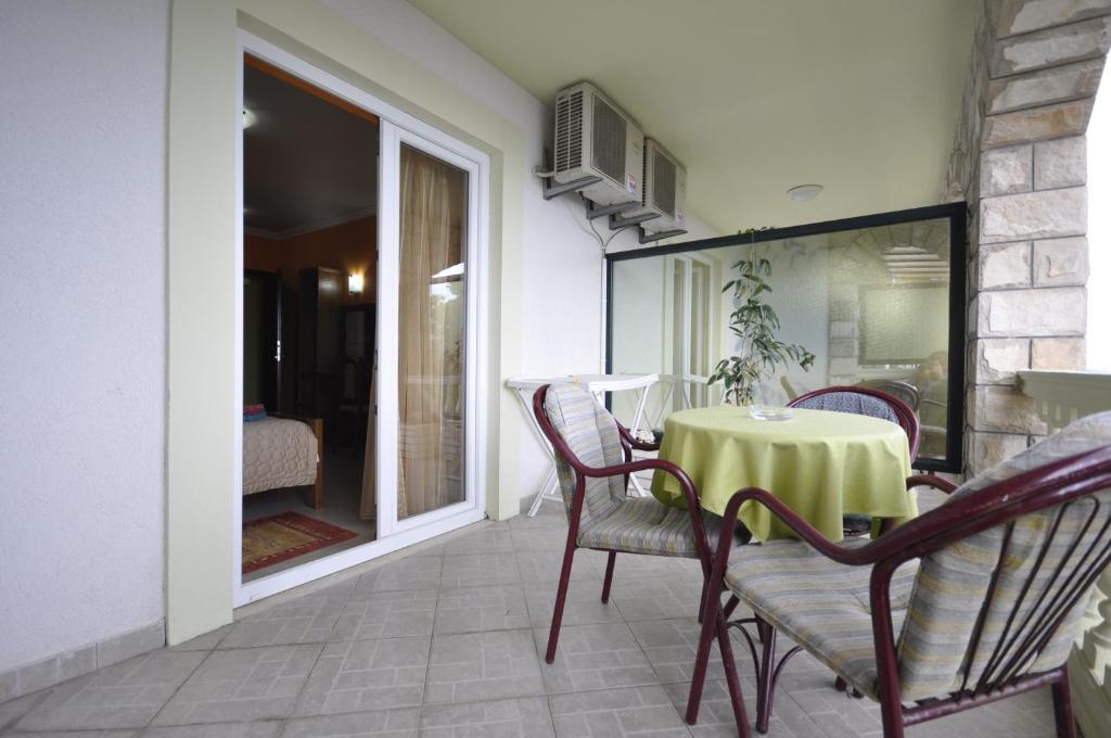 Garni Hotel Bokeska Noc Herceg Novi Exterior photo